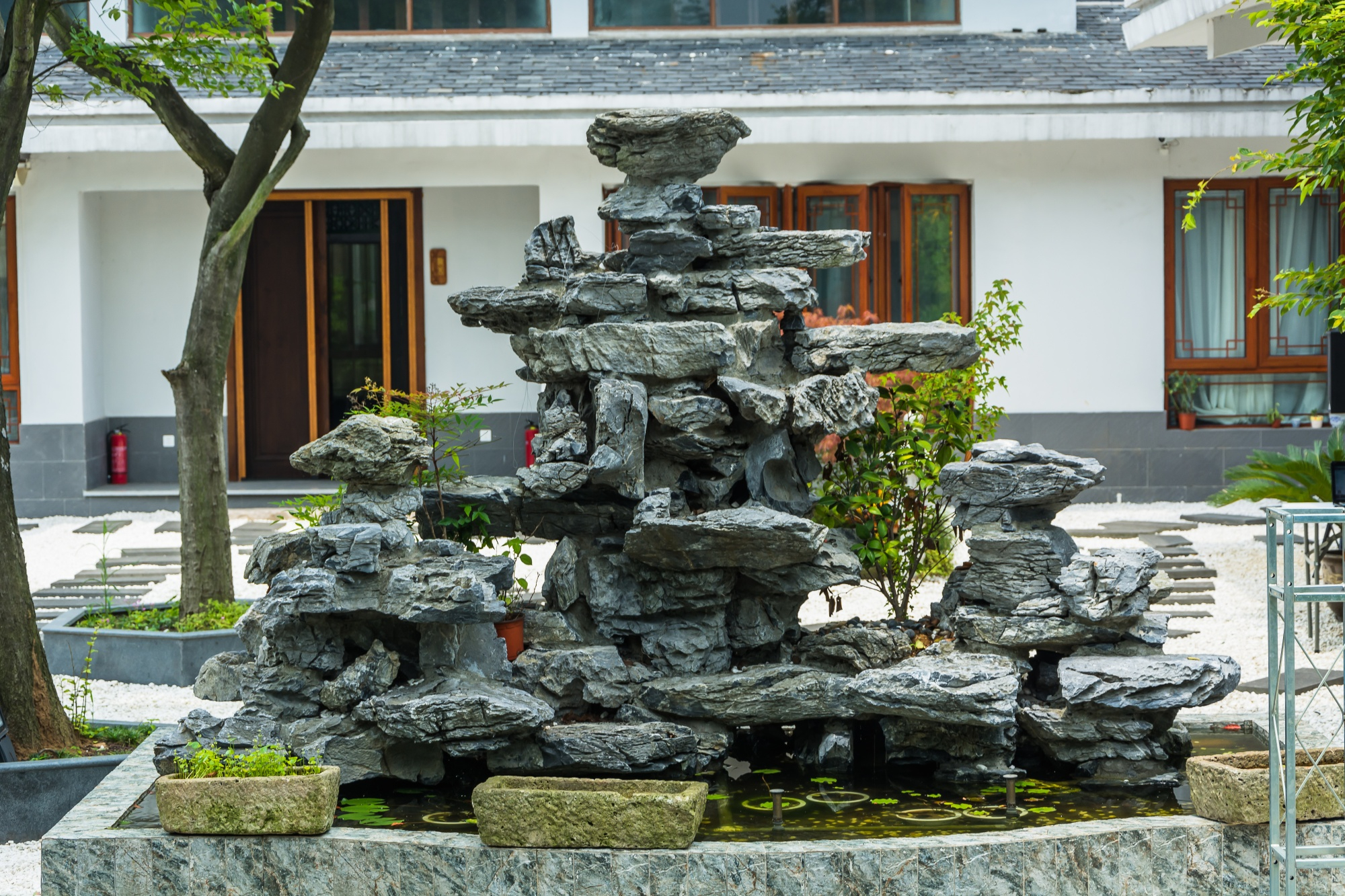 Natural Stone Water Features: A Backyard Upgrade That Looks Better and Works Smarter