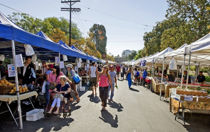 4 Reasons To Shop At Your Local Farmers Market